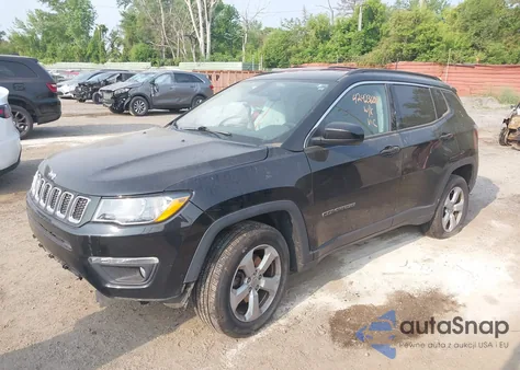 2018 Jeep Compass Latitude 4X4 z USA, uszkodzony, nr VIN 3C4NJDBB2JT478904